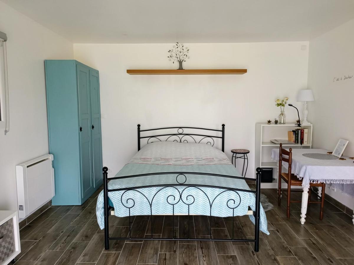 Le Petit Accent Hotell Saint-Pierre-de-Bailleul Exteriör bild