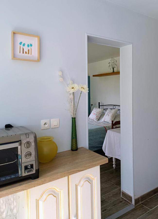 Le Petit Accent Hotell Saint-Pierre-de-Bailleul Exteriör bild