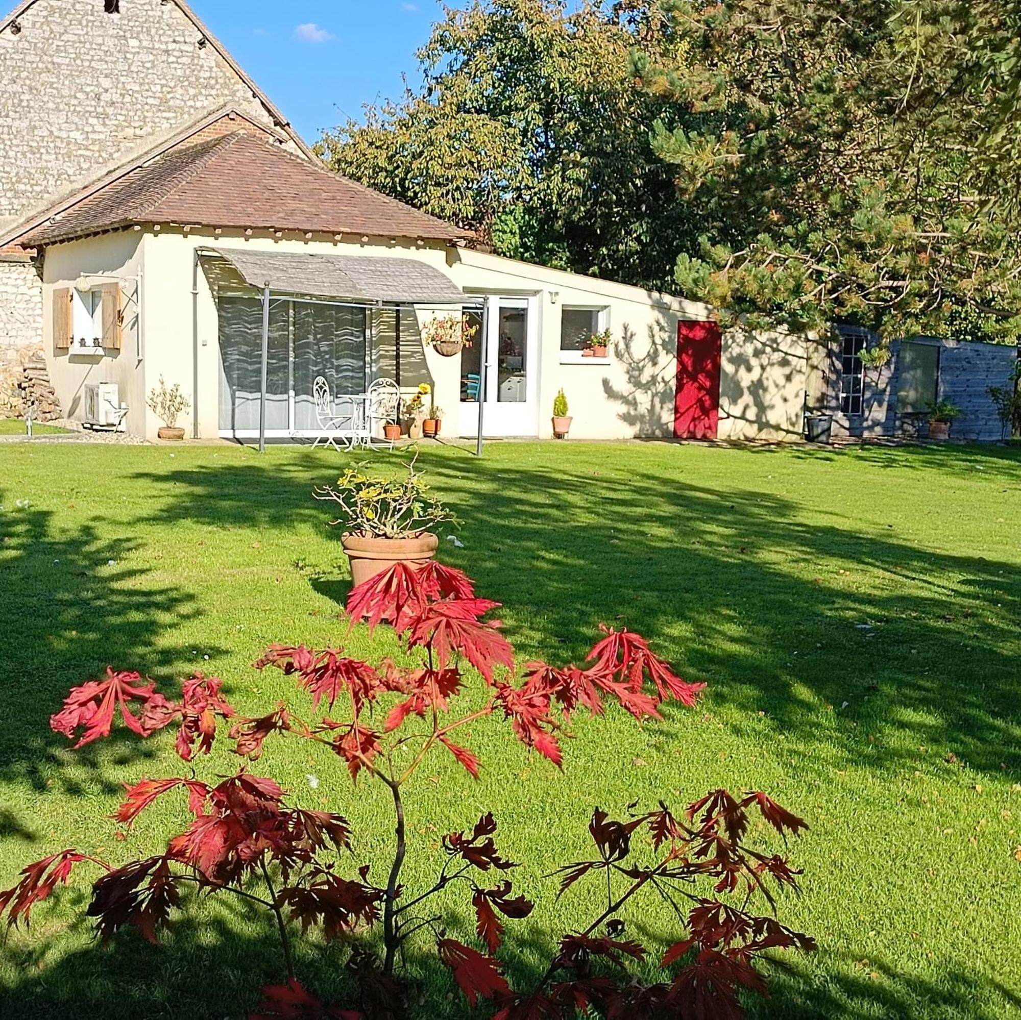 Le Petit Accent Hotell Saint-Pierre-de-Bailleul Exteriör bild